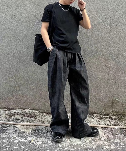TOBEE(トゥビー)の「【TOBEE】バルーンシルエット ディープタックワイドパンツ(デニムパンツ・メンズ・ブラック・SMALL/MEDIUM/LARGE/X-LARGE)」の1枚目の写真