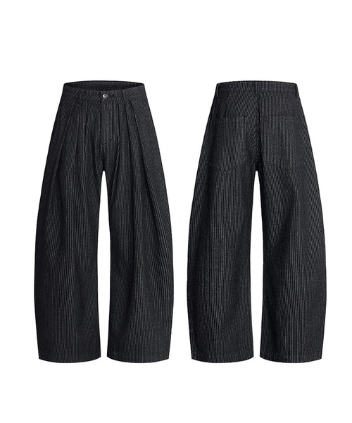 TOBEE(トゥビー)の「【TOBEE】バルーンシルエット ディープタックワイドパンツ(デニムパンツ・メンズ・ブラック・SMALL/MEDIUM/LARGE/X-LARGE)」の13枚目の写真