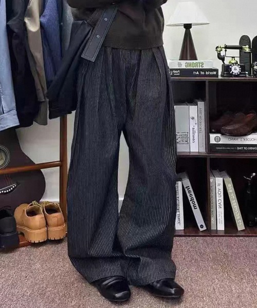 TOBEE(トゥビー)の「【TOBEE】バルーンシルエット ディープタックワイドパンツ(デニムパンツ・メンズ・ブラック・SMALL/MEDIUM/LARGE/X-LARGE)」の11枚目の写真