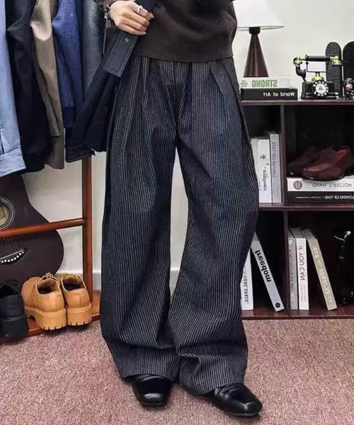 TOBEE(トゥビー)の「【TOBEE】バルーンシルエット ディープタックワイドパンツ(デニムパンツ・メンズ・ブラック・SMALL/MEDIUM/LARGE/X-LARGE)」の12枚目の写真