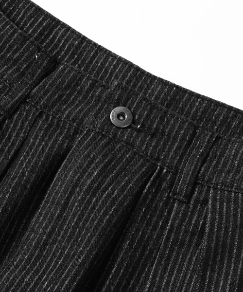 TOBEE(トゥビー)の「【TOBEE】バルーンシルエット ディープタックワイドパンツ(デニムパンツ・メンズ・ブラック・SMALL/MEDIUM/LARGE/X-LARGE)」の16枚目の写真