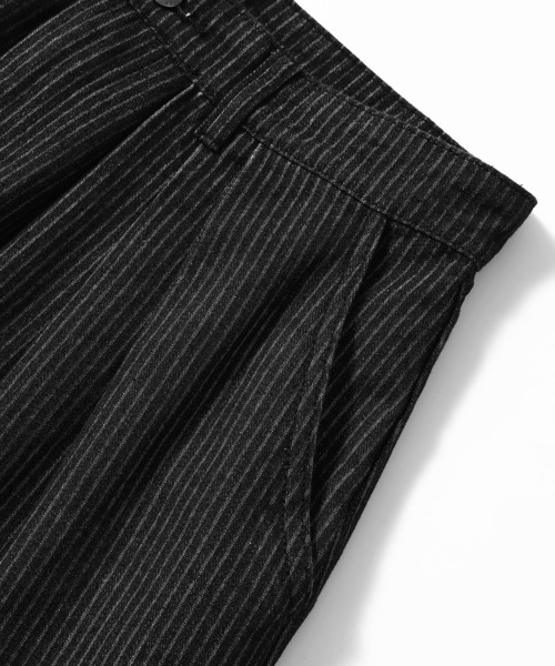 TOBEE(トゥビー)の「【TOBEE】バルーンシルエット ディープタックワイドパンツ(デニムパンツ・メンズ・ブラック・SMALL/MEDIUM/LARGE/X-LARGE)」の17枚目の写真