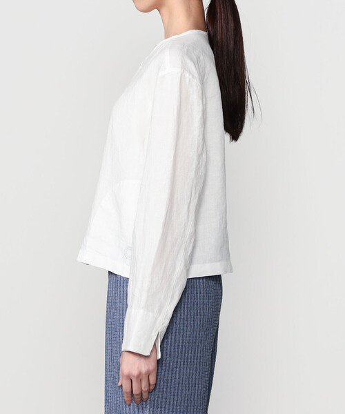 ORCIVAL（オーシバル）の「ORCIVAL | リネン クルーネックカーディガン WOMEN（ノーカラージャケット・レディース・オフホワイト/ネイビー・1）」の11枚目の写真