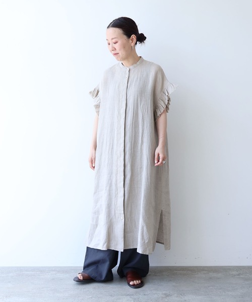 yuni(ユニ )の「60/1Linen gather sleeves one-piece(ワンピース・レディース・ピンク/ブラック/ブルー/アイボリー・FREE)」の2枚目の写真