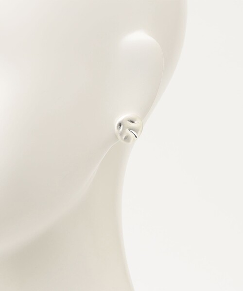 quaranciel(カランシエル)の「quaranciel: メタル モチーフ レイヤード ピアス(ピアス(両耳用)・レディース・ゴールド・ONE SIZE)」の4枚目の写真
