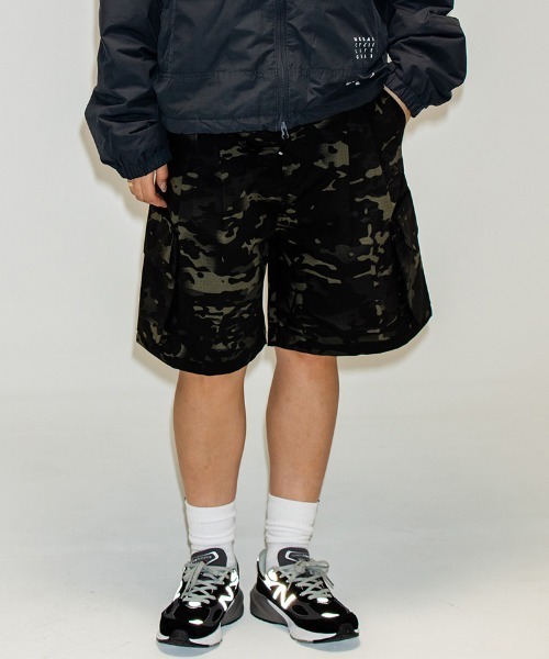 430（フォーサーティ）の「mp14916- CAMO ESLOT CARGO SHORTS カーゴショートパンツ(26-097)（その他パンツ・メンズ・グレー系カモフラージュ/ブラウン系カモフラージュ/カモフラージュ/グリーン系カモフラージュ・3/2/1）」の4枚目の写真