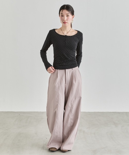 NUJOH(ヌゾ)の「Dot Henley Top / ドットヘンリートップス(Tシャツ/カットソー・レディース・グレー/ブラック/アイボリー・FREE)」の2枚目の写真