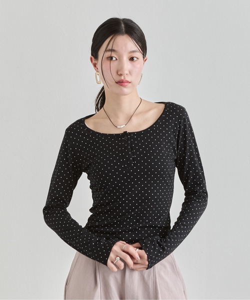 NUJOH(ヌゾ)の「Dot Henley Top / ドットヘンリートップス(Tシャツ/カットソー・レディース・グレー/ブラック/アイボリー・FREE)」の18枚目の写真