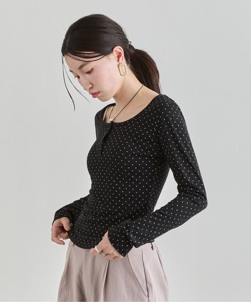 NUJOH(ヌゾ)の「Dot Henley Top / ドットヘンリートップス(Tシャツ/カットソー・レディース・グレー/ブラック/アイボリー・FREE)」の22枚目の写真