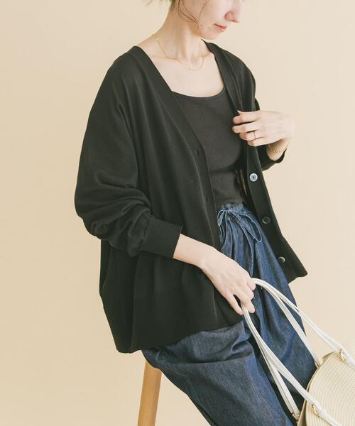 ITEMS URBANRESEARCH（アイテムズ アーバンリサーチ）の「Vネックオーバーカーディガン(楽着シリーズ)（ニット/セーター・レディース・オフホワイト/ブラック/ベージュ/レッド・FREE）」の3枚目の写真