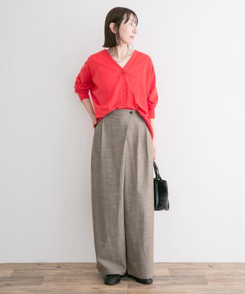ITEMS URBANRESEARCH(アイテムズ アーバンリサーチ)の「『UVカット/洗濯可』Vネックオーバーカーディガン(楽着シリーズ)(ニット/セーター・レディース・オフホワイト/ブラック/ベージュ/レッド・FREE)」の15枚目の写真