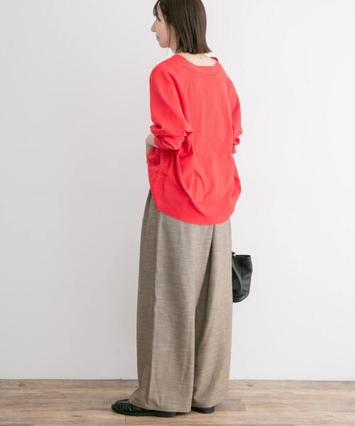 ITEMS URBANRESEARCH(アイテムズ アーバンリサーチ)の「『UVカット/洗濯可』Vネックオーバーカーディガン(楽着シリーズ)(ニット/セーター・レディース・オフホワイト/ブラック/ベージュ/レッド・FREE)」の16枚目の写真