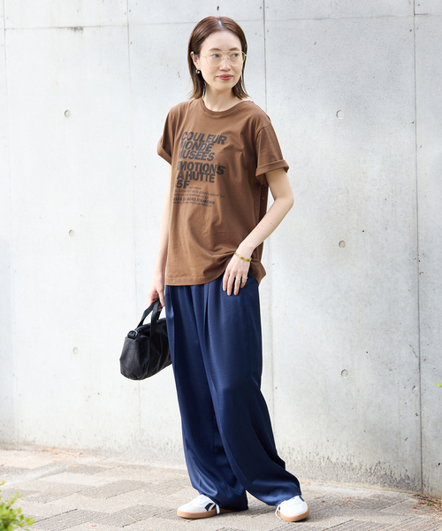 SLOBE IENA（スローブイエナ）の「La Hutte/ラ ユット SLOBE別注 ロゴTシャツ（Tシャツ/カットソー・レディース・ブラウン/ホワイト/チャコールグレー・FREE）」の18枚目の写真