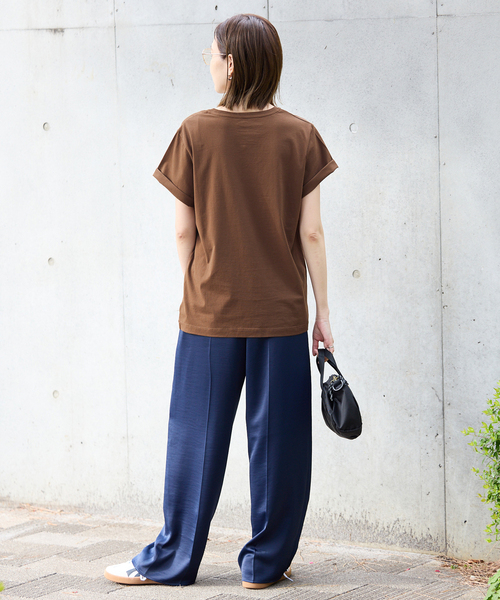 SLOBE IENA（スローブイエナ）の「La Hutte/ラ ユット SLOBE別注 ロゴTシャツ（Tシャツ/カットソー・レディース・ブラウン/ホワイト/チャコールグレー・FREE）」の20枚目の写真