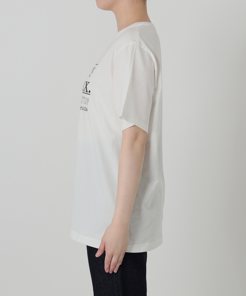 SLOBE IENA（スローブイエナ）の「La Hutte/ラ ユット SLOBE別注 ロゴTシャツ（Tシャツ/カットソー・レディース・ブラウン/ホワイト/チャコールグレー・FREE）」の16枚目の写真