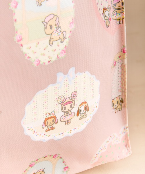 Cath Kidston(キャスキッドソン)の「tokidoki ラージ ブックバッグ Tokidoki Town(トートバッグ・レディース・ピンク・FREE)」の3枚目の写真