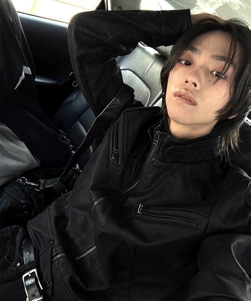 COSYHARU(コシハル)の「56cmクロップハイネックレザージャケット(ライダースジャケット・メンズ・ブラック・LARGE/MEDIUM)」の5枚目の写真