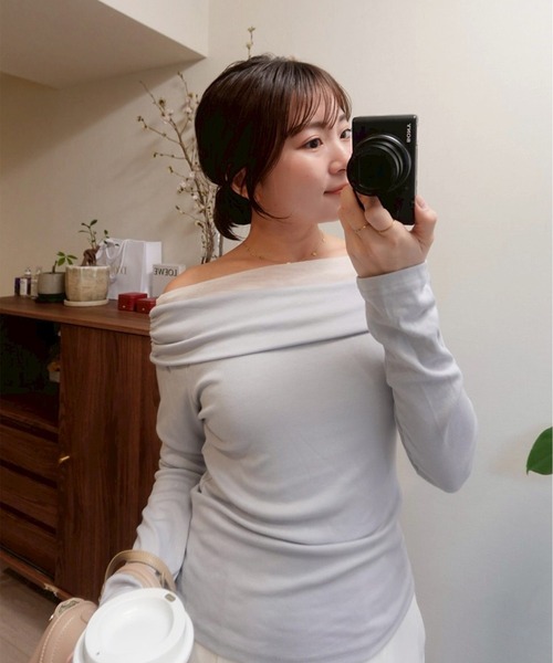 Reurie'（レウリィ）の「オフショルダータートルトップ(saki select)（Tシャツ/カットソー・レディース・ブラック/ブルー/ホワイト・FREE）」の6枚目の写真