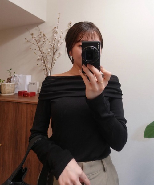 Reurie'（レウリィ）の「オフショルダータートルトップ(saki select)（Tシャツ/カットソー・レディース・ブラック/ブルー/ホワイト・FREE）」の11枚目の写真