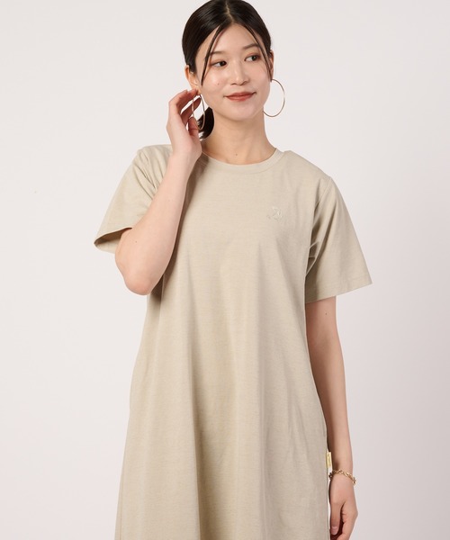 Arnold Palmer(アーノルドパーマー)の「タウン&レジャー Tシャツワンピース(ワンピース・レディース・ブラック/ライトグリーン/ベージュ・L/M/S)」の5枚目の写真