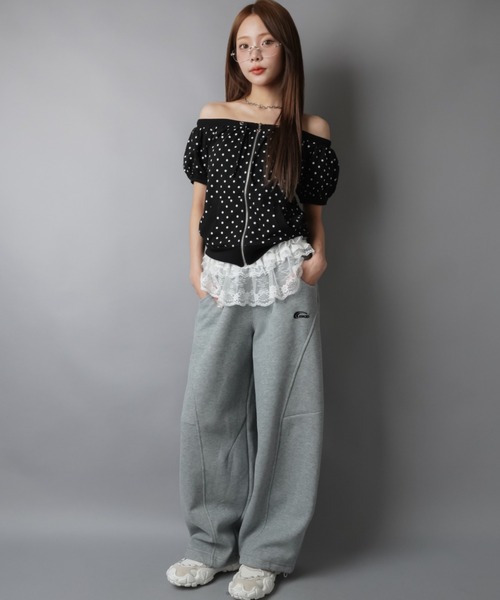 SPINNS（スピンズ）の「オフショルジップトップス/パフスリーブ/チャーム（Tシャツ/カットソー・レディース・ブラック系1/ネイビー/グレー・ONESIZE）」の22枚目の写真