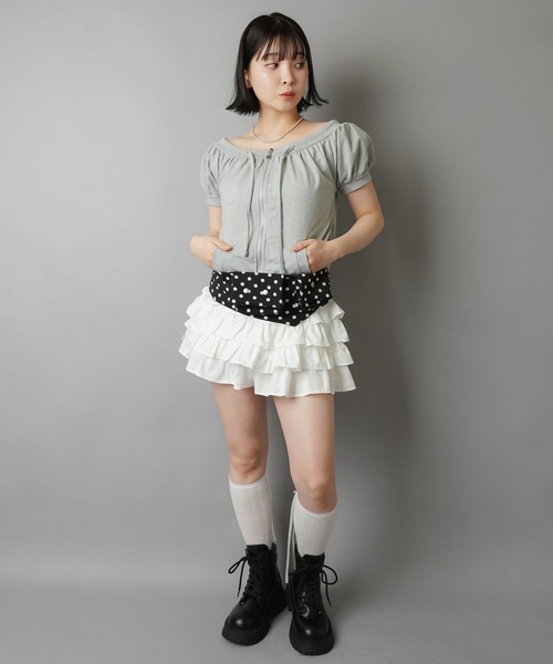 SPINNS（スピンズ）の「オフショルジップトップス/パフスリーブ/チャーム（Tシャツ/カットソー・レディース・ブラック系1/ネイビー/グレー・ONESIZE）」の13枚目の写真