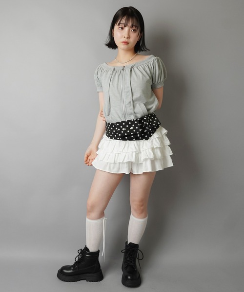 SPINNS（スピンズ）の「オフショルジップトップス/パフスリーブ/チャーム（Tシャツ/カットソー・レディース・ブラック系1/ネイビー/グレー・ONESIZE）」の14枚目の写真