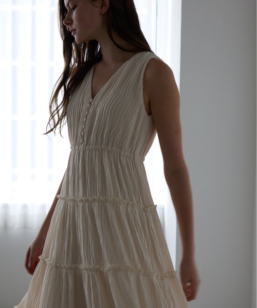 ORGUE(オルグ)の「Tiered flare one-piece/ティアードフレアワンピース(ワンピース・レディース・ブラック/アイボリー・SMALL/MEDIUM)」の6枚目の写真