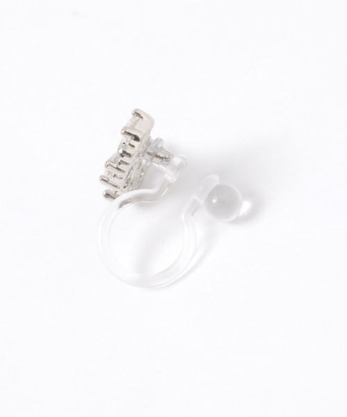 LAKOLE(ラコレ)の「オールビジューリボンノンホールピアス / 663741(ピアス(両耳用)・レディース・その他1/その他2・FREE)」の4枚目の写真