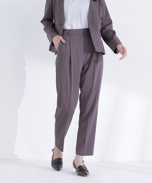 NATURAL BEAUTY BASIC（ナチュラルビューティーベーシック）の「サマードライタッチ SETUP ワンタックパンツ（その他パンツ・レディース・チャコールグレー/ベージュ/ブラウン・MEDIUM/SMALL）」の2枚目の写真