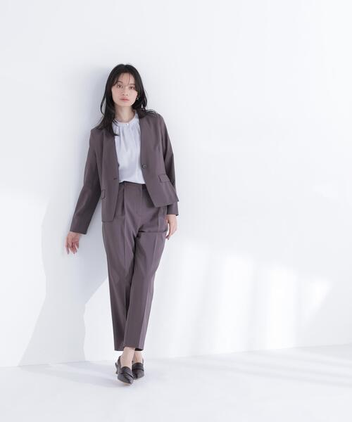 NATURAL BEAUTY BASIC（ナチュラルビューティーベーシック）の「サマードライタッチ SETUP ワンタックパンツ（その他パンツ・レディース・チャコールグレー/ベージュ/ブラウン・MEDIUM/SMALL）」の10枚目の写真