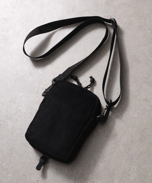 HUF(ハフ)の「【HUF/ハフ】CORDUROY BOWERY SIDE BAG / コーデュロイ ミニ ショルダーバッグ(ショルダーバッグ・メンズ・ブラウン/パープル/ブラック・FREE)」の7枚目の写真