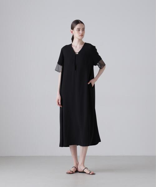ADORE(アドーア)の「◆ドライタッチジョーゼットワンピース(ワンピース・レディース・ベージュ/ブラック・38)」の2枚目の写真