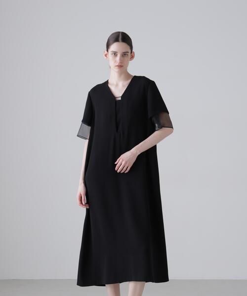 ADORE(アドーア)の「◆ドライタッチジョーゼットワンピース(ワンピース・レディース・ベージュ/ブラック・38)」の3枚目の写真