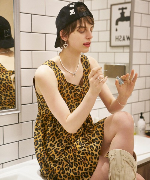 MILKFED.(ミルクフェド)の「LEOPARD PRINT MINI DRESS(ワンピース・レディース・ベージュ/ブラック・ONE SIZE)」の1枚目の写真