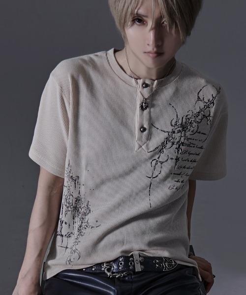 RUDOL(ルドル)の「『RUDOL/ルドル』ピグメント加工ヘンリーネックTEE(Tシャツ/カットソー・メンズ・チャコール/ワイン/アイボリー・M/L)」の1枚目の写真