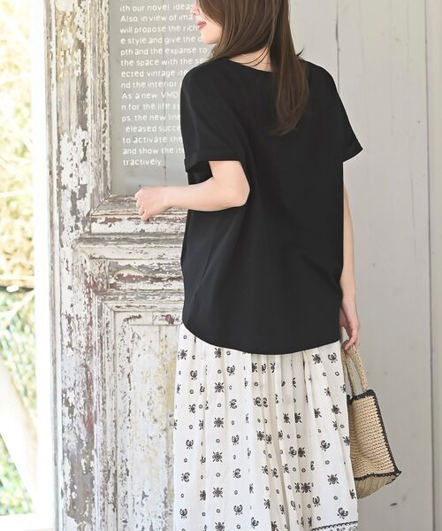 rps(アールピーエス)の「タック刺繍Tシャツ(Tシャツ/カットソー・レディース・ブラック/アイボリー/マスタード・フリー)」の14枚目の写真