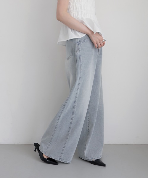 LIAN(リアン)の「ルーズワイドデニムパンツ(デニムパンツ・レディース・ブルー系その他/ブラック/ブルー・SMALL/MEDIUM)」の4枚目の写真
