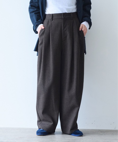 yuni(ユニ )の「Cotton Acryl Wool Tweed 2tuck pants(スラックス・レディース・グレー/ダークブラウン・S/M)」の2枚目の写真