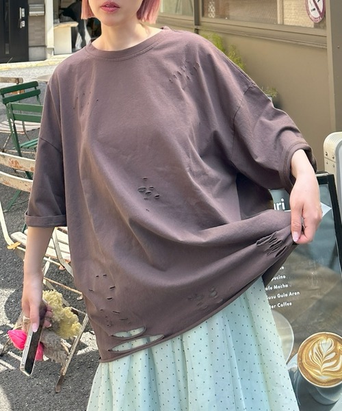 Alley Tokyo(アリートーキョー)の「ダメージいっぱいのBIG T(Tシャツ/カットソー・レディース・グレー/ブラウン/オフホワイト・FREE)」の3枚目の写真