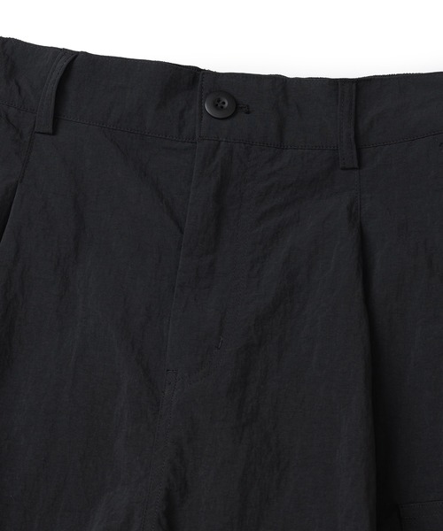 NOT4NERD(ノットフォーナード)の「NOT4NERD/ノットフォーナード/Knee Tuck Parachute Cargo Bermuda Shorts(カーゴパンツ・メンズ・ライトカーキ/ブラック・L/M)」の12枚目の写真