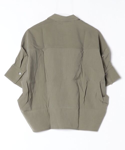 BANANA REPUBLIC FACTORY STORE(バナナリパブリック ファクトリーストア)の「BANANA REPUBLIC FACTORY STORE ドレーピーツイル スキッパートップス(シャツ/ブラウス・レディース・ベージュ/オリーブ/ブラック/ホワイト・XS/S/M/L)」の5枚目の写真