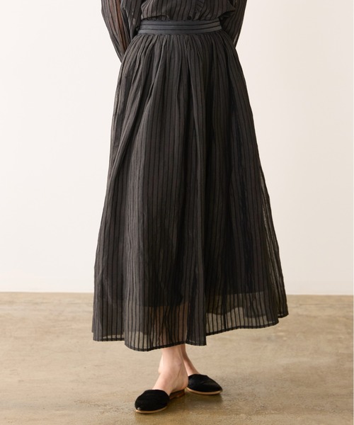 Marilyn Moon(マリリンムーン)の「sheer velour flare skirt(スカート・レディース・グリーン/グレー/ブラック・FREE)」の4枚目の写真