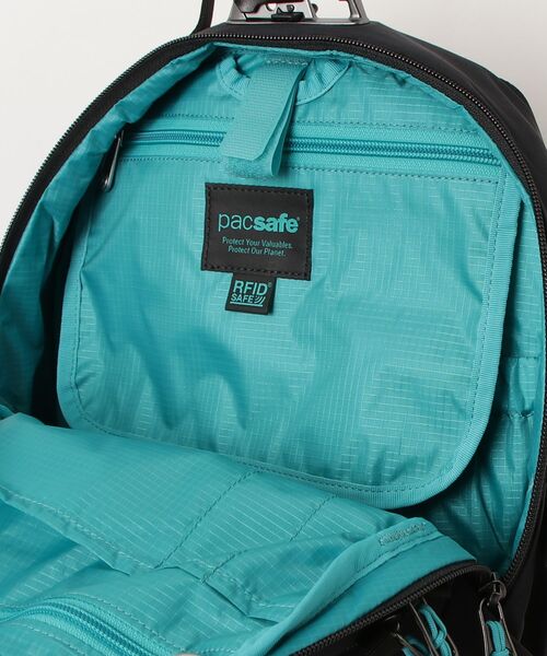 pacsafe(パックセーフ)の「【Pacsafe / パックセーフ】Pacsafe ECO 18L Backpack / エコ バックパック リュック 防犯機能 サステナブル(バックパック/リュック・メンズ・ブラック・FREE)」の20枚目の写真