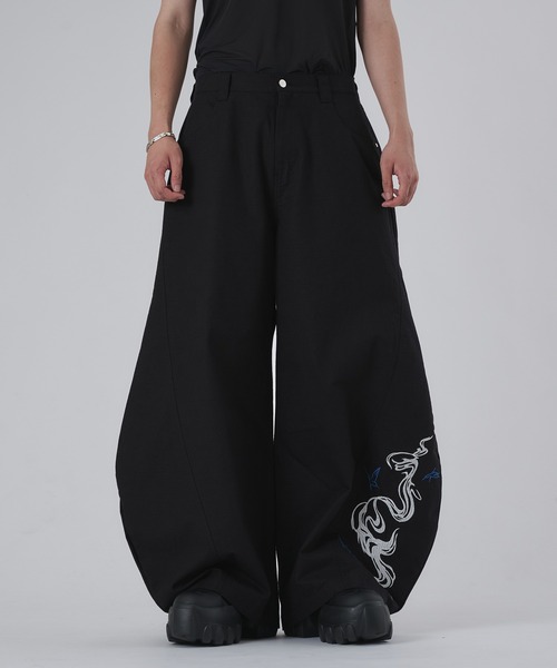 狐独(コドク)の「刺繍リップバルーンパンツ(その他パンツ・メンズ・ブラック・LARGE/MEDIUM/SMALL)」の6枚目の写真