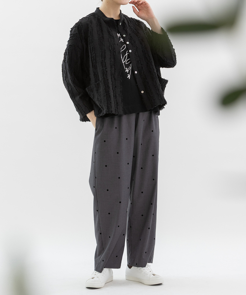 nop de nod(ノップドゥノッド)の「ジャガードスタンドカラークロップドシャツ(シャツ/ブラウス・レディース・オフホワイト/ブラック・3)」の19枚目の写真