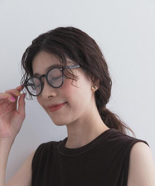 URBAN RESEARCH DOORS(アーバンリサーチドアーズ)の「ボストン調光サングラス(メガネ・レディース・ブラック/ブラウン・-)」の5枚目の写真