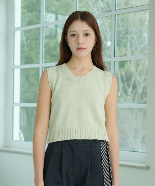 VLETI（ブレッティ）の「Round Crop Knit Sleeveless  (Yellow_green)（ニット/セーター・レディース・イエロー×グリーン・FREE）」の2枚目の写真