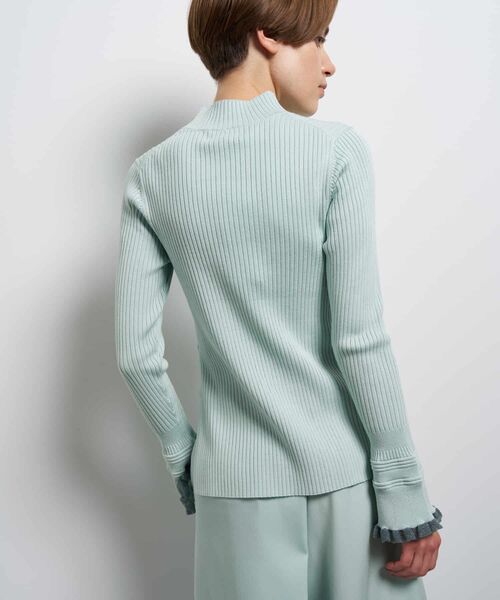 LANVIN en Bleu(ランバンオンブルー)の「カフスデザインリブニット(ニット/セーター・レディース・チャコールグレー/ボルドー/ライトカーキ・38)」の9枚目の写真