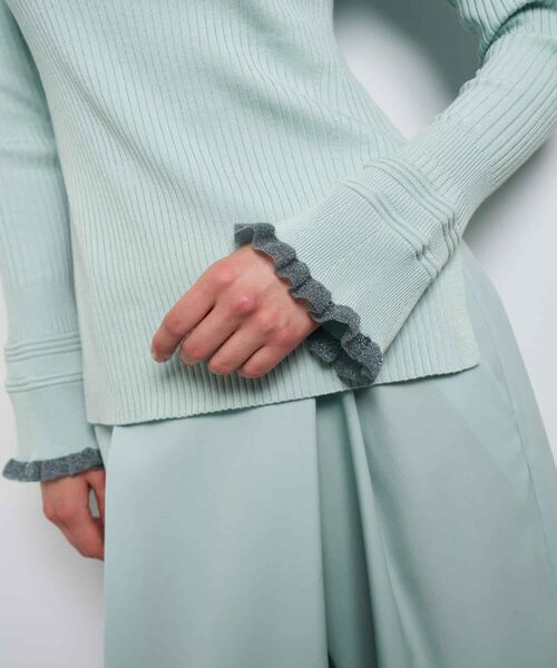 LANVIN en Bleu(ランバンオンブルー)の「カフスデザインリブニット(ニット/セーター・レディース・チャコールグレー/ボルドー/ライトカーキ・38)」の11枚目の写真